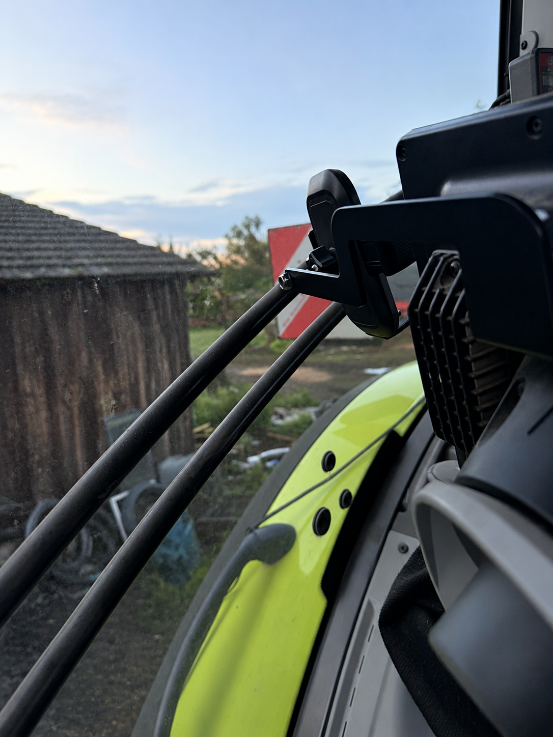 claas phone bracket 3